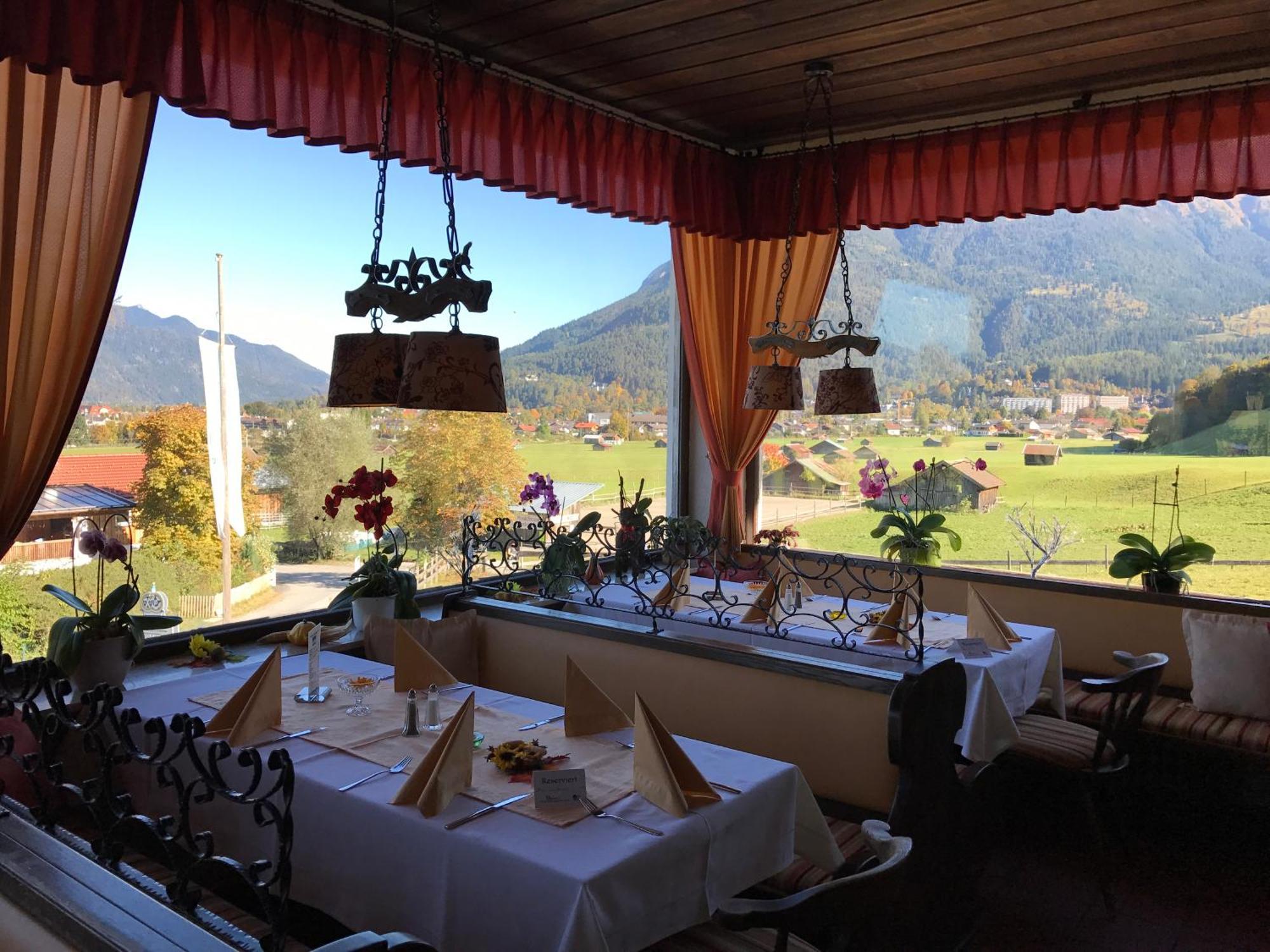 Hotel Restaurant Hausberg Garmisch-Partenkirchen Esterno foto