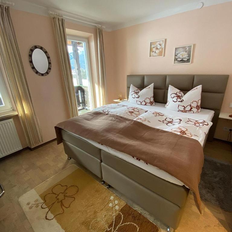 Hotel Restaurant Hausberg Garmisch-Partenkirchen Esterno foto