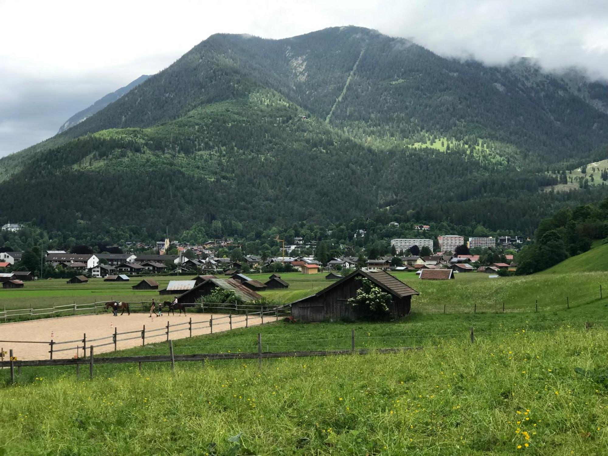 Hotel Restaurant Hausberg Garmisch-Partenkirchen Esterno foto